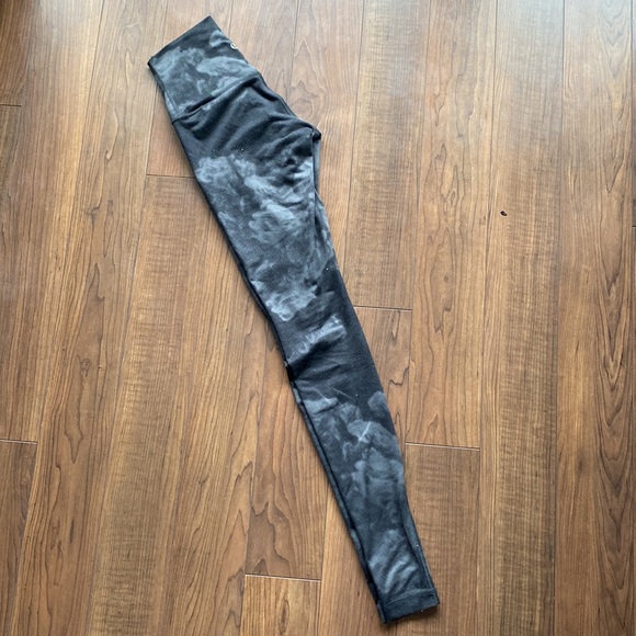 Lululemon Wunder Under - Picture 2 of 7